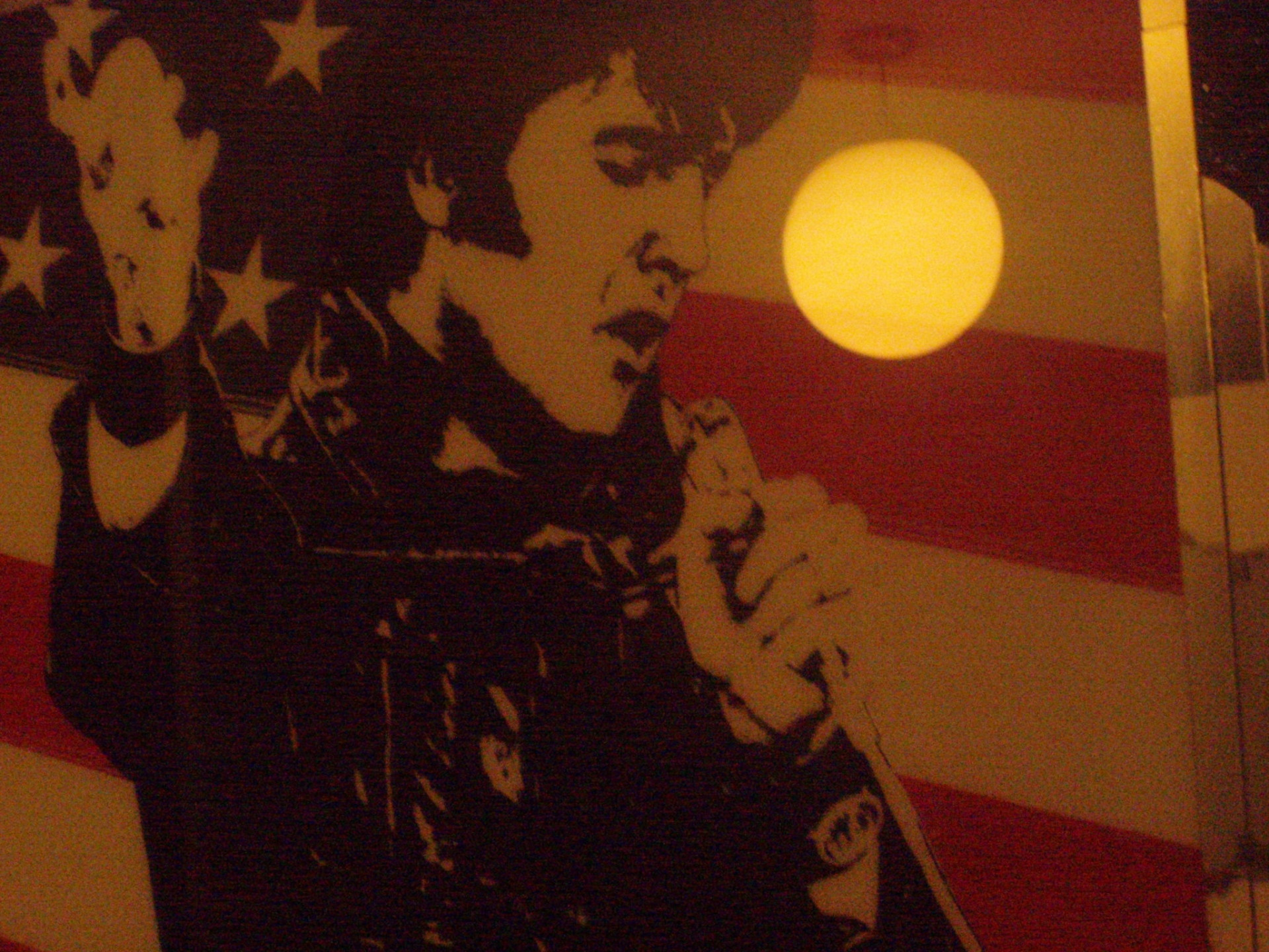 Elvis Presley: incríveis homenagens ao Rei do Rock em arte urbana