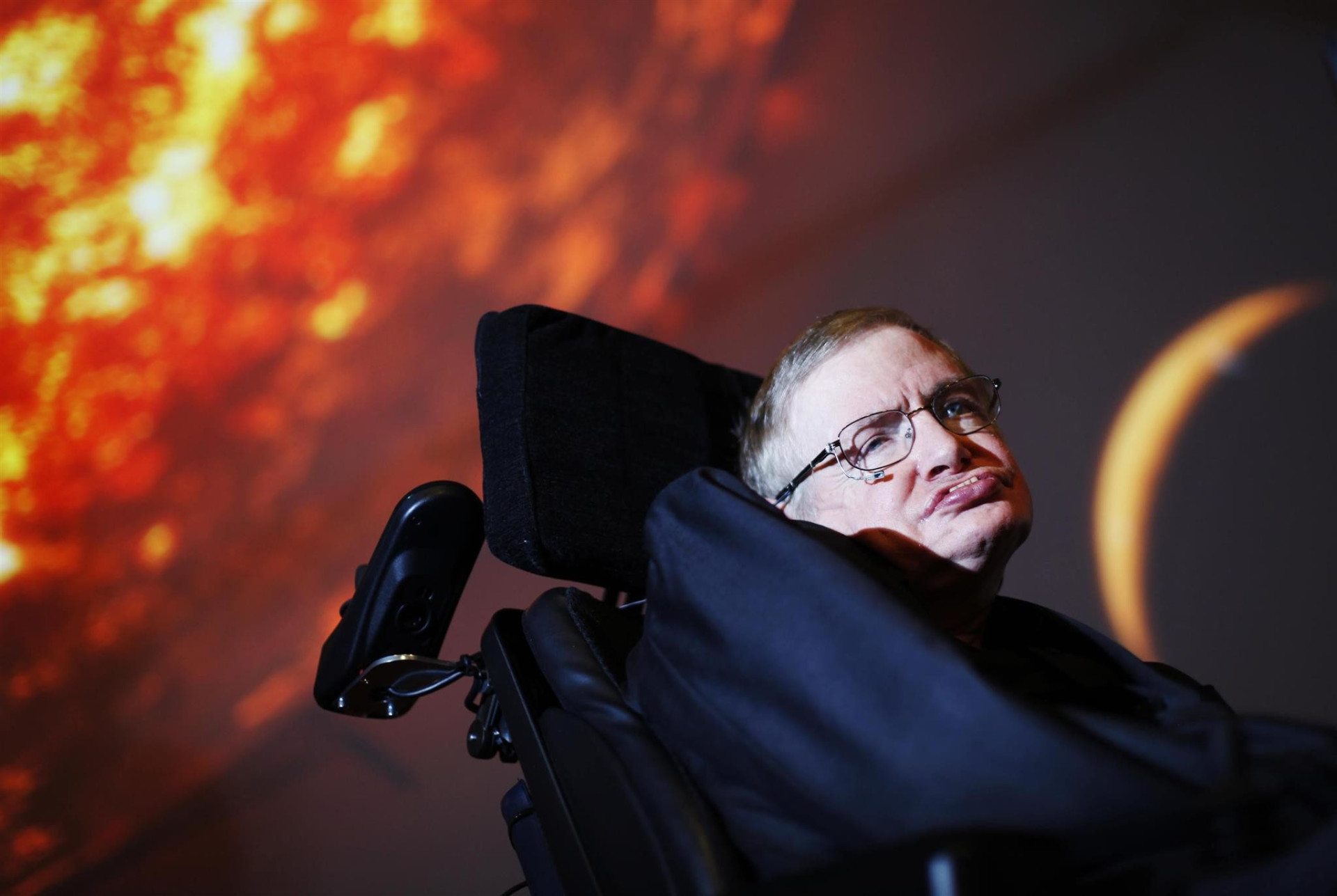 Gênio da ciência: relembre a vida e o legado de Stephen Hawking