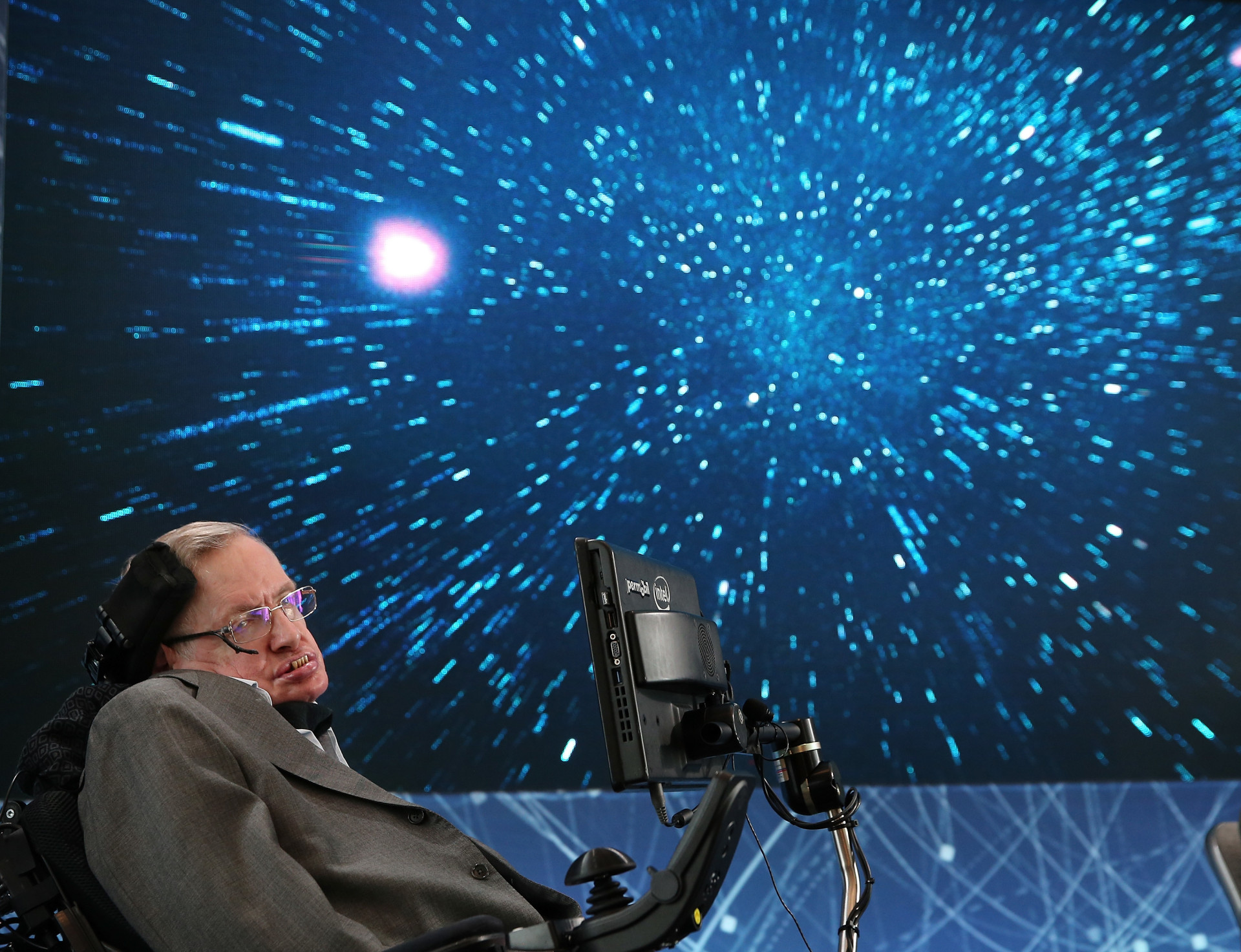 Gênio da ciência: relembre a vida e o legado de Stephen Hawking