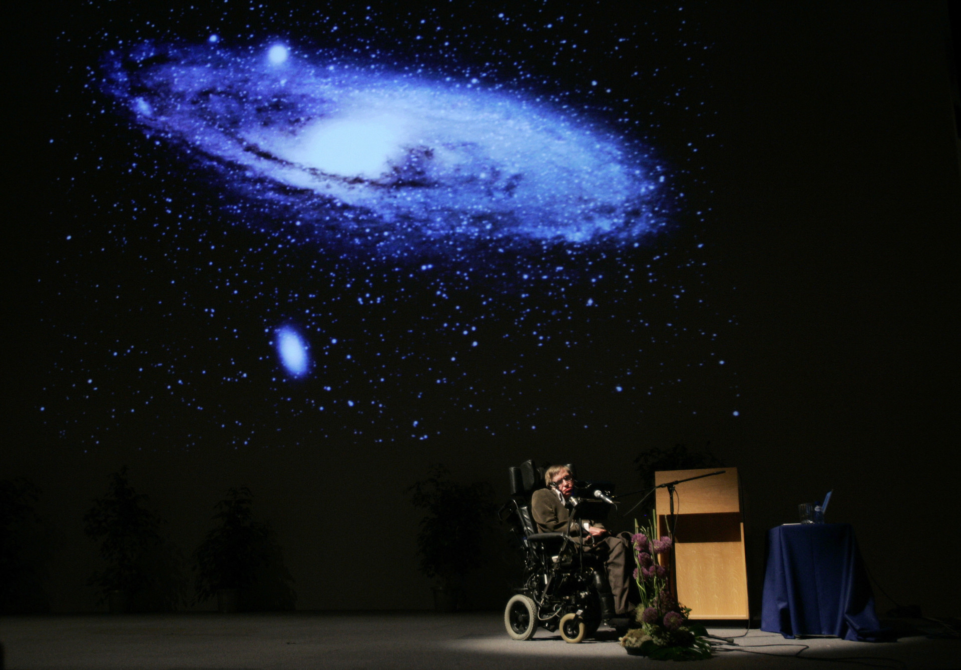 Gênio da ciência: relembre a vida e o legado de Stephen Hawking