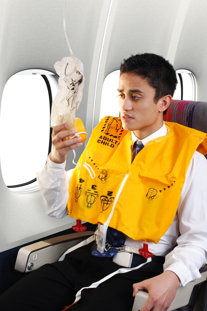 Emergência: orientações de como sobreviver a um acidente de avião