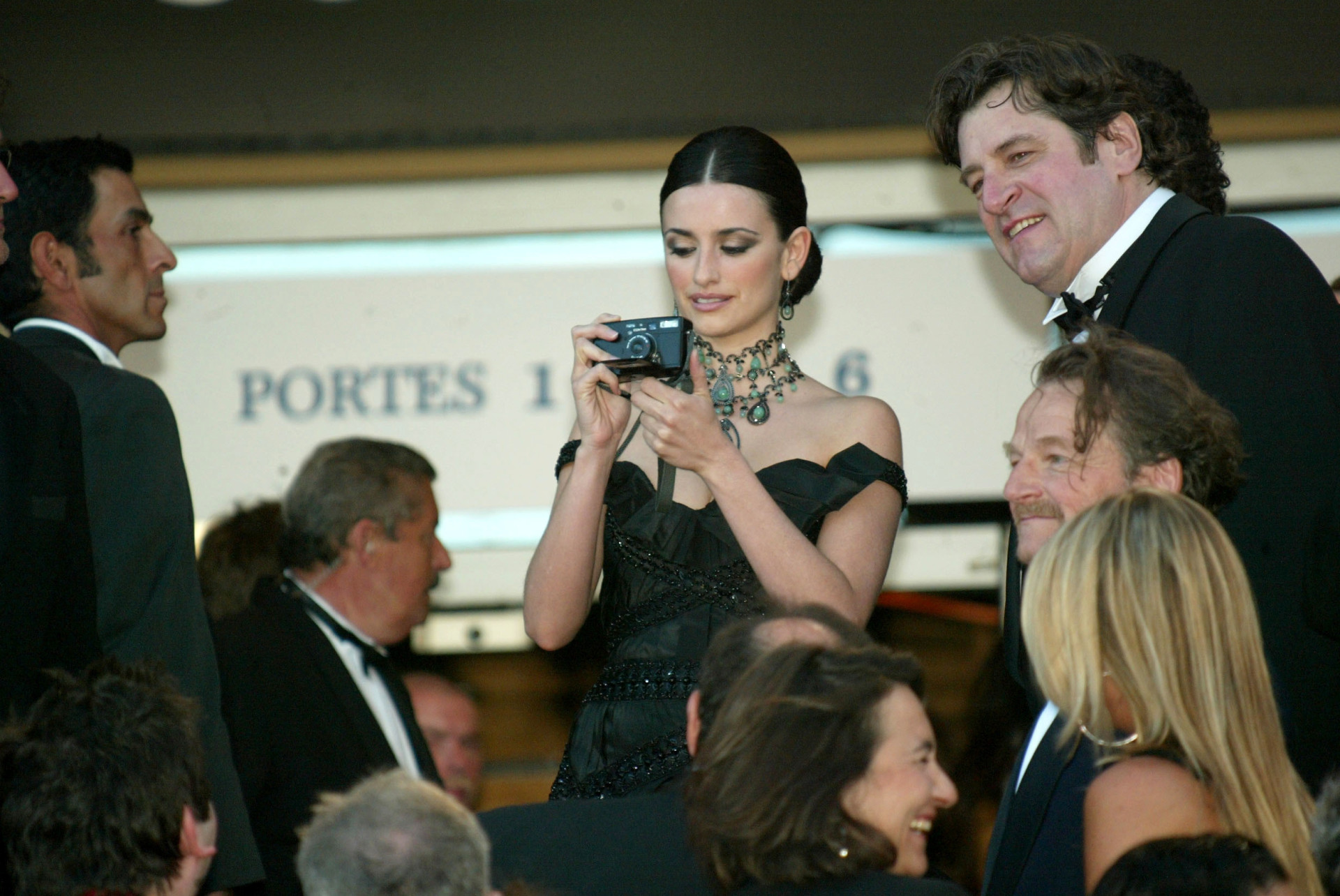 Flagras: os registros curiosos das estrelas no Festival de Cannes