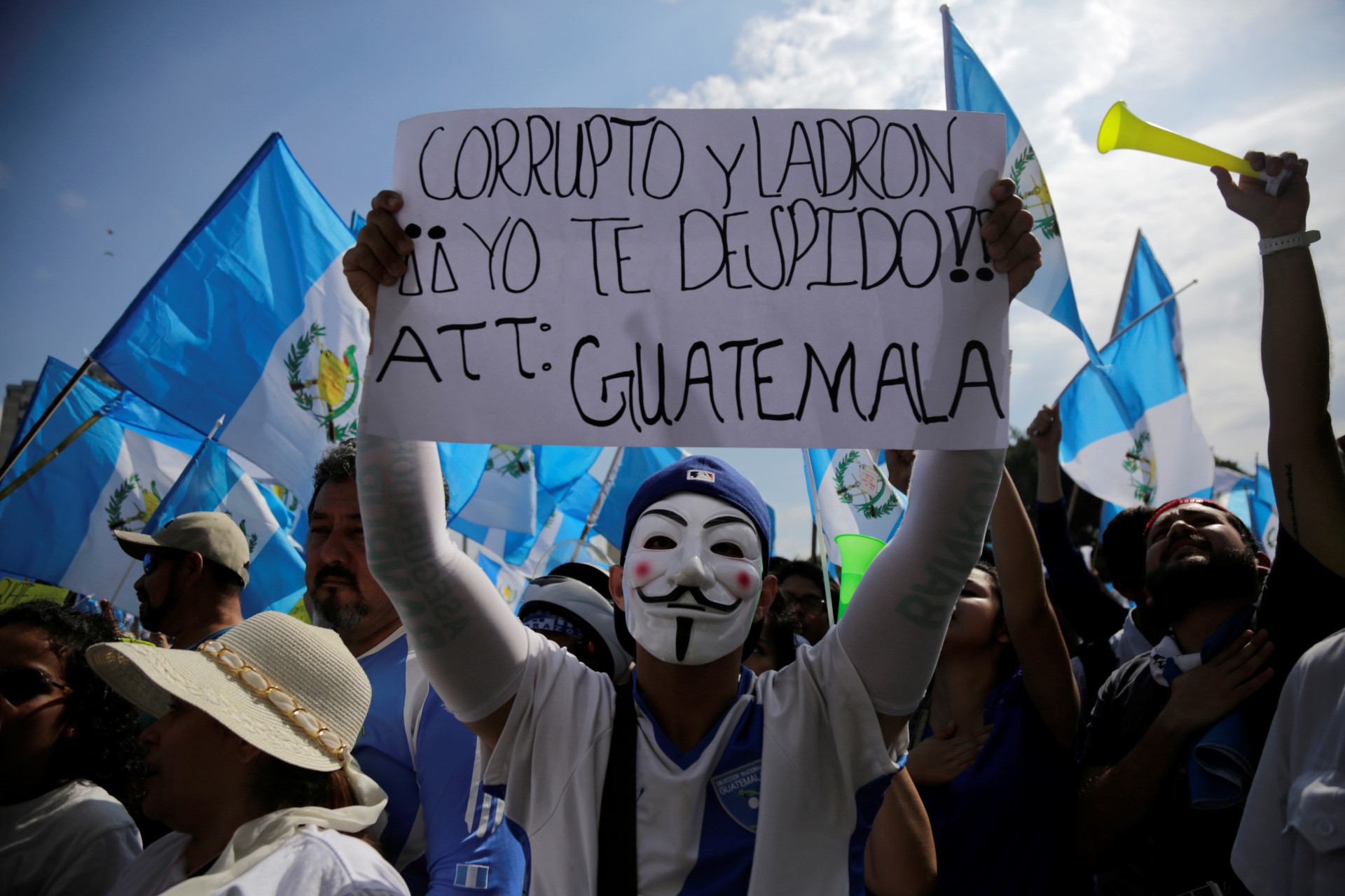 Brasil lidera ranking de países com menor confiança em políticos