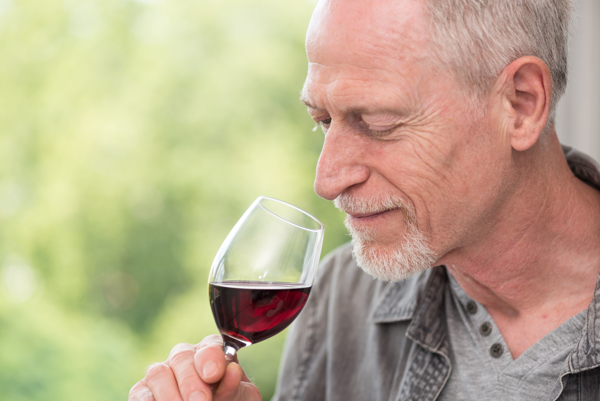 Aprenda a fazer uma prova de vinhos como um profissional