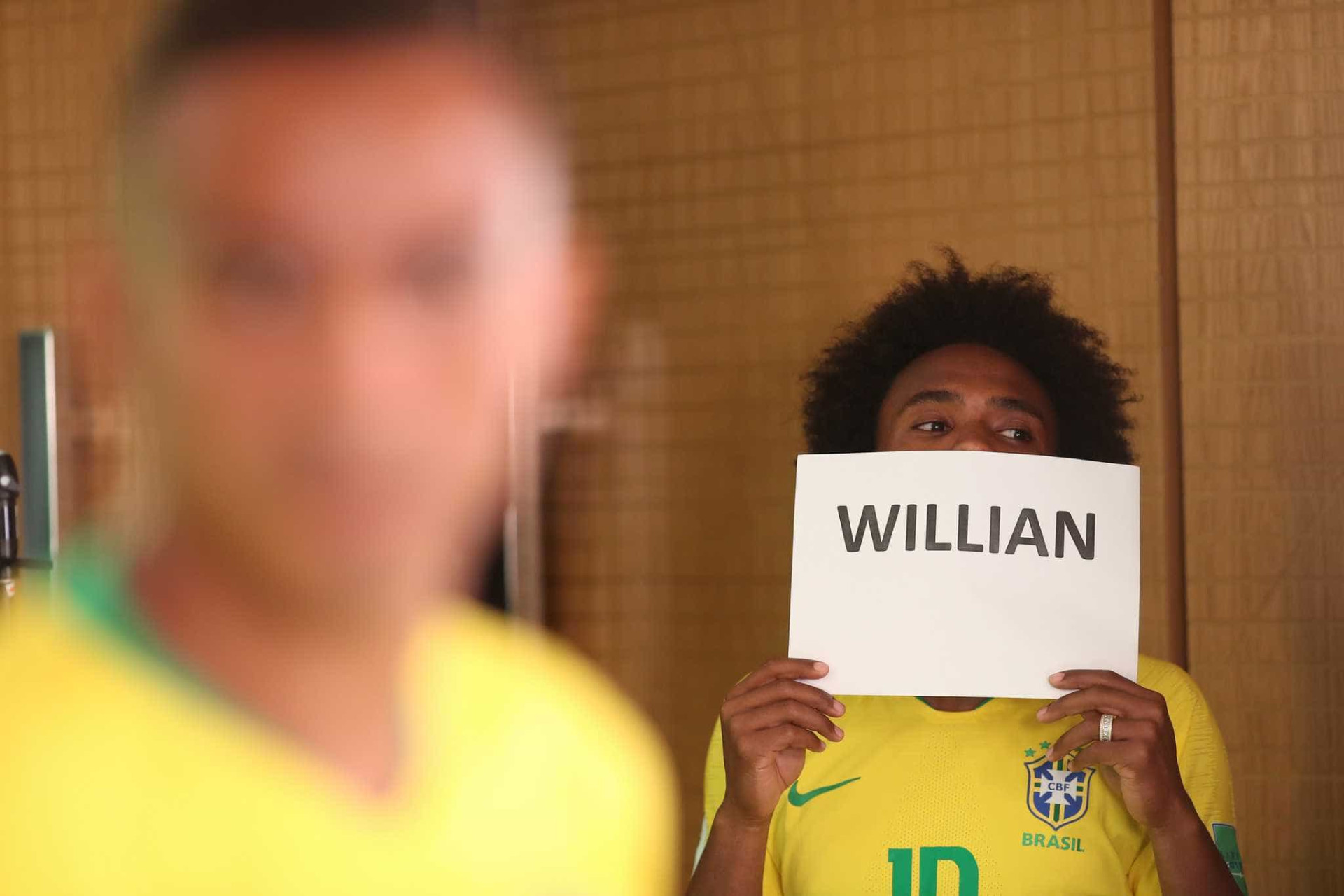 Seleção brasileira posa para fotos oficiais da Copa; veja os bastidores