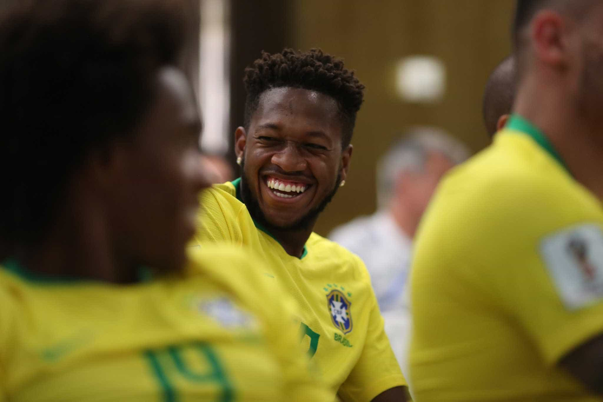 Seleção brasileira posa para fotos oficiais da Copa; veja os bastidores