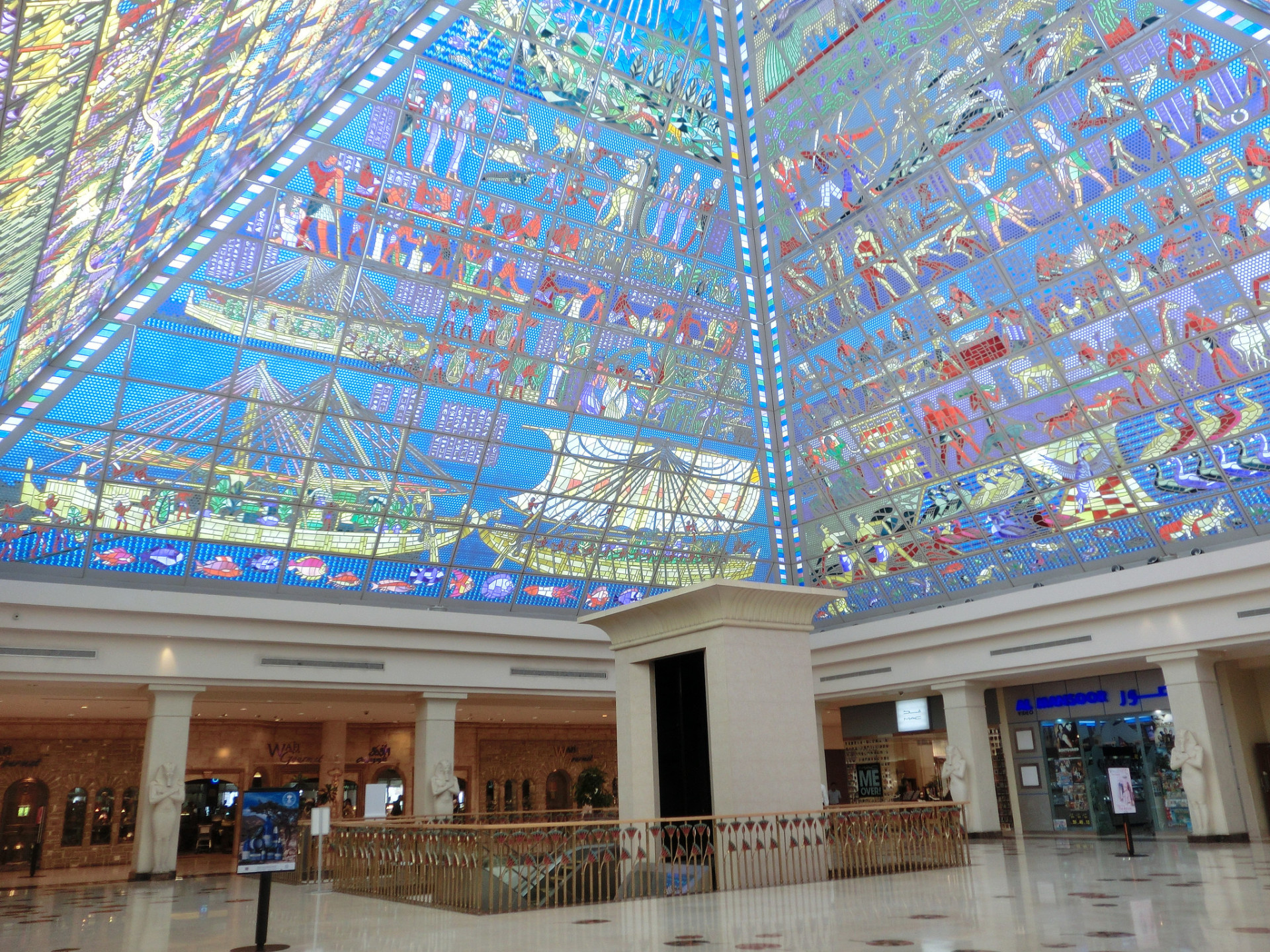 Vitrais: as mais magníficas obras de arte em vidro pelo mundo