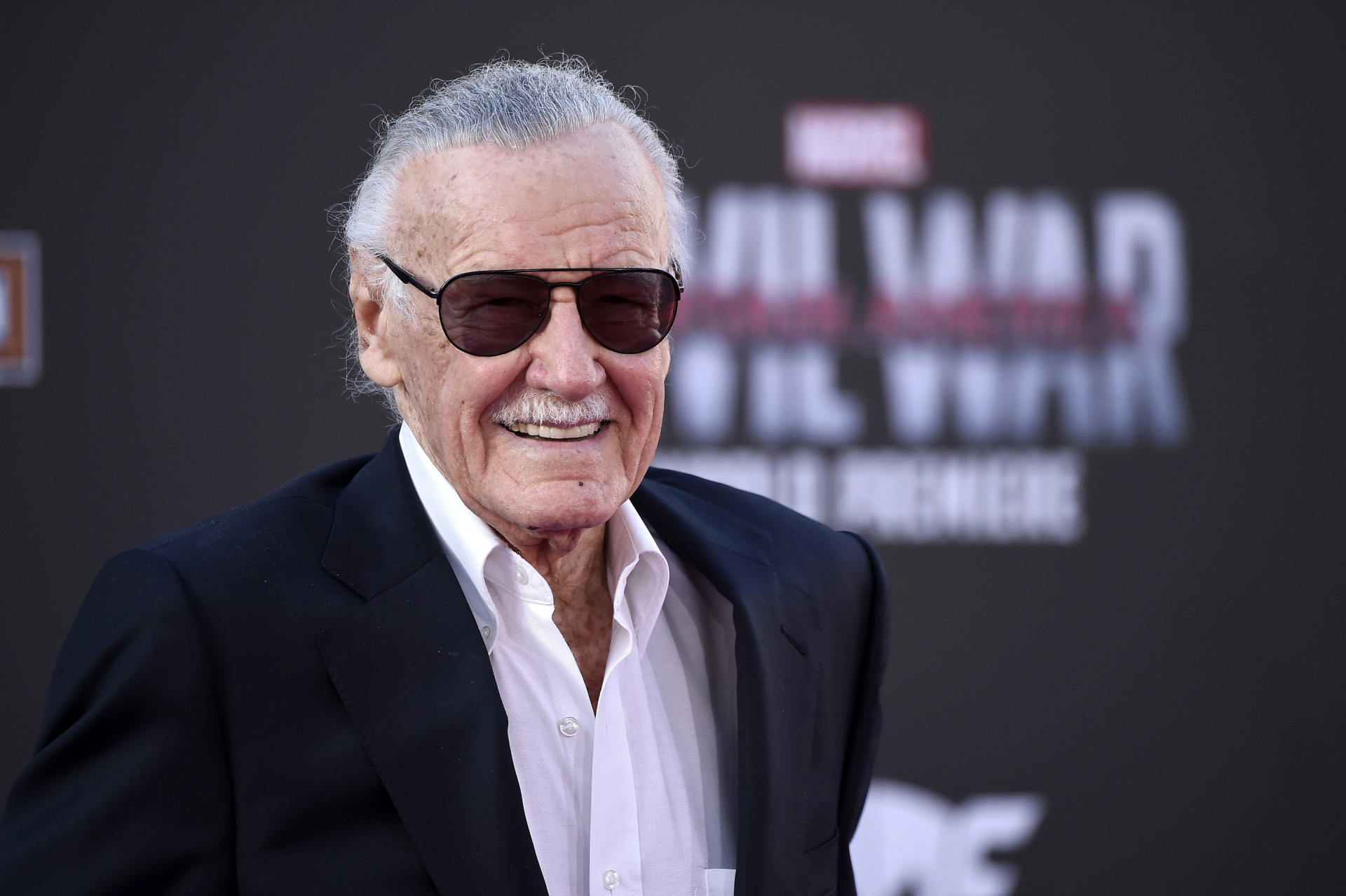Saiba quanto as estrelas de Hollywood cobram por autógrafos