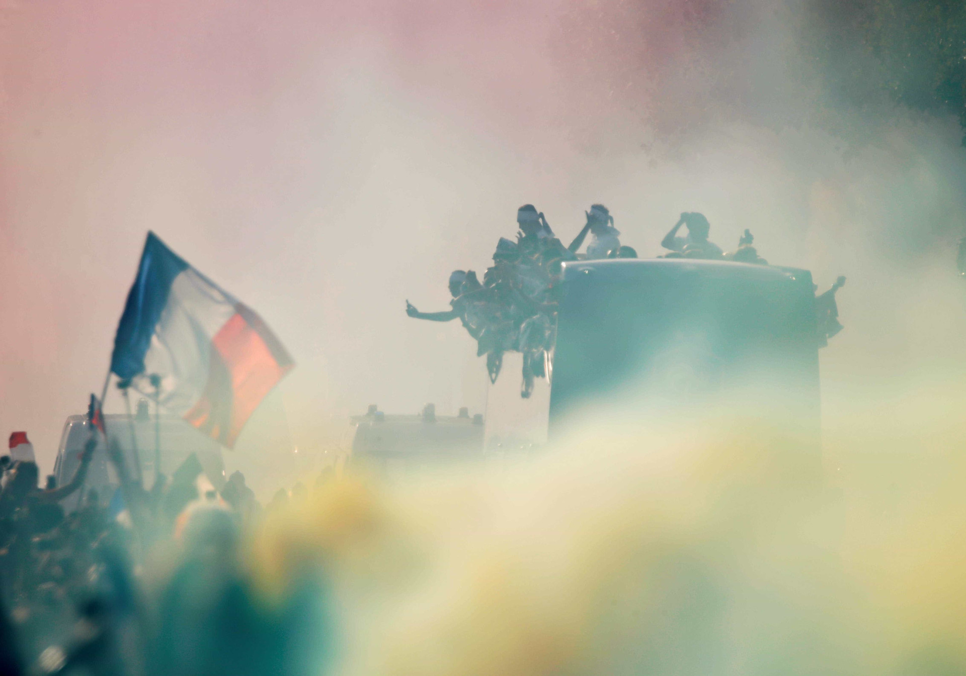 Confira como foi festa dos bicampeões do mundo em Paris; fotos!