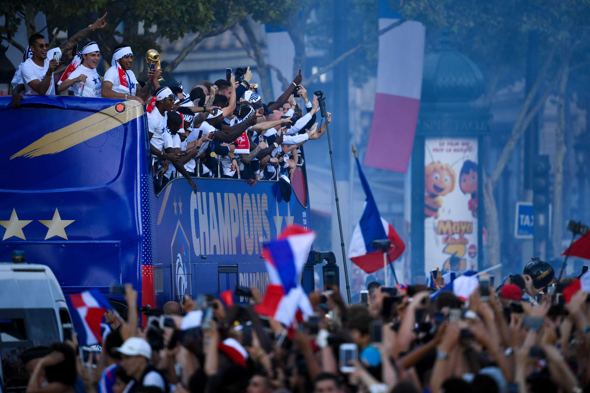 Confira como foi festa dos bicampeões do mundo em Paris; fotos!