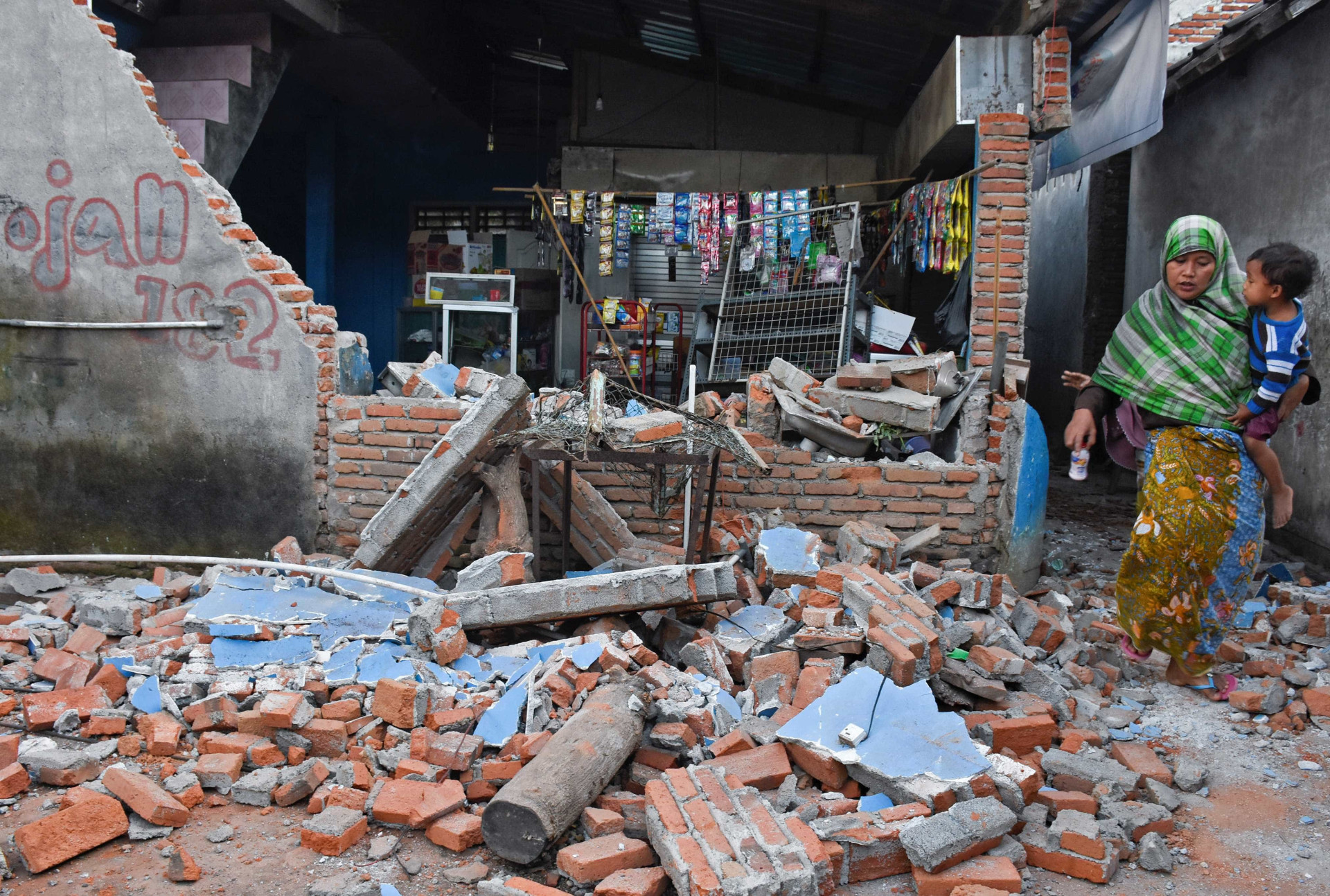 Veja como ficou a ilha de Lombok após terremoto destruidor na Indonésia