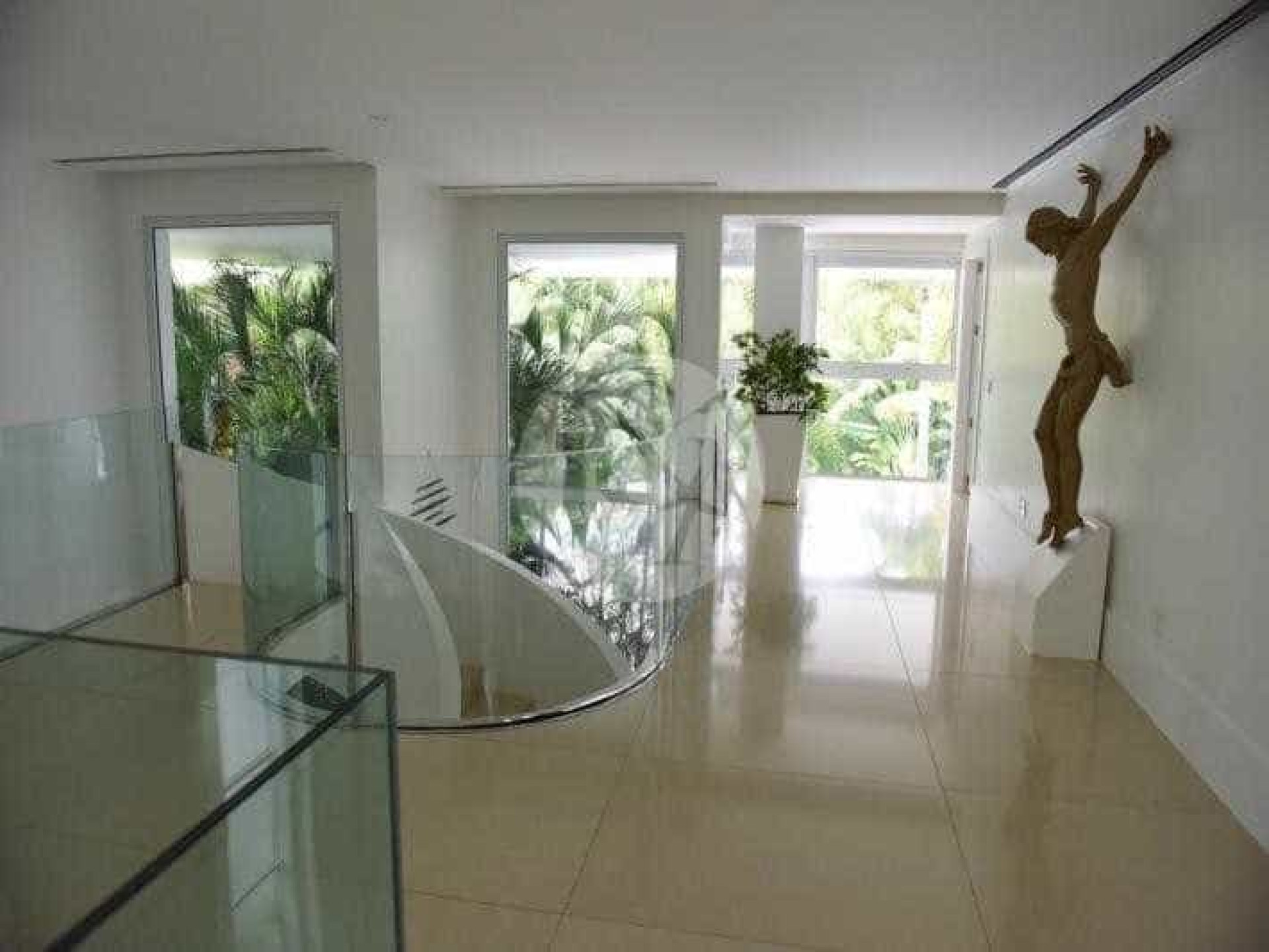Xuxa coloca mansão no Rio à venda por R$ 18 milhões; veja fotos