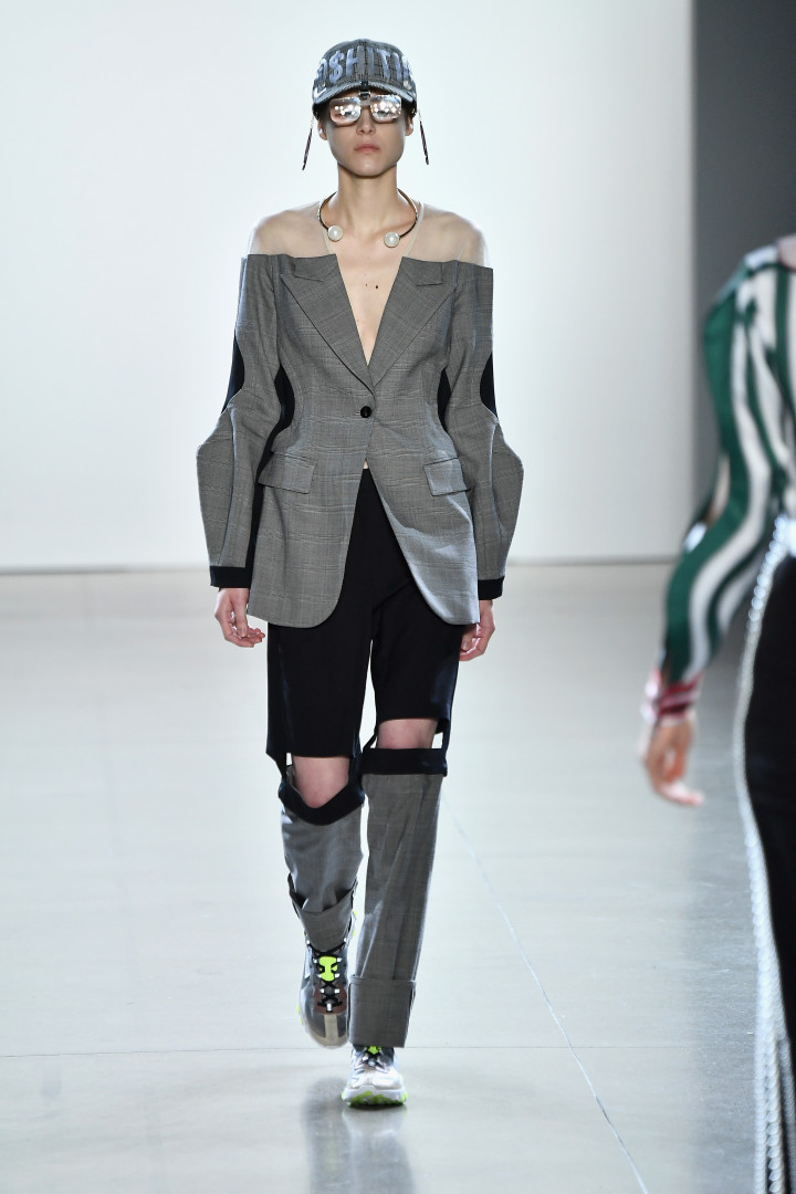 Confira os looks mais estranhos da New York Fashion Week