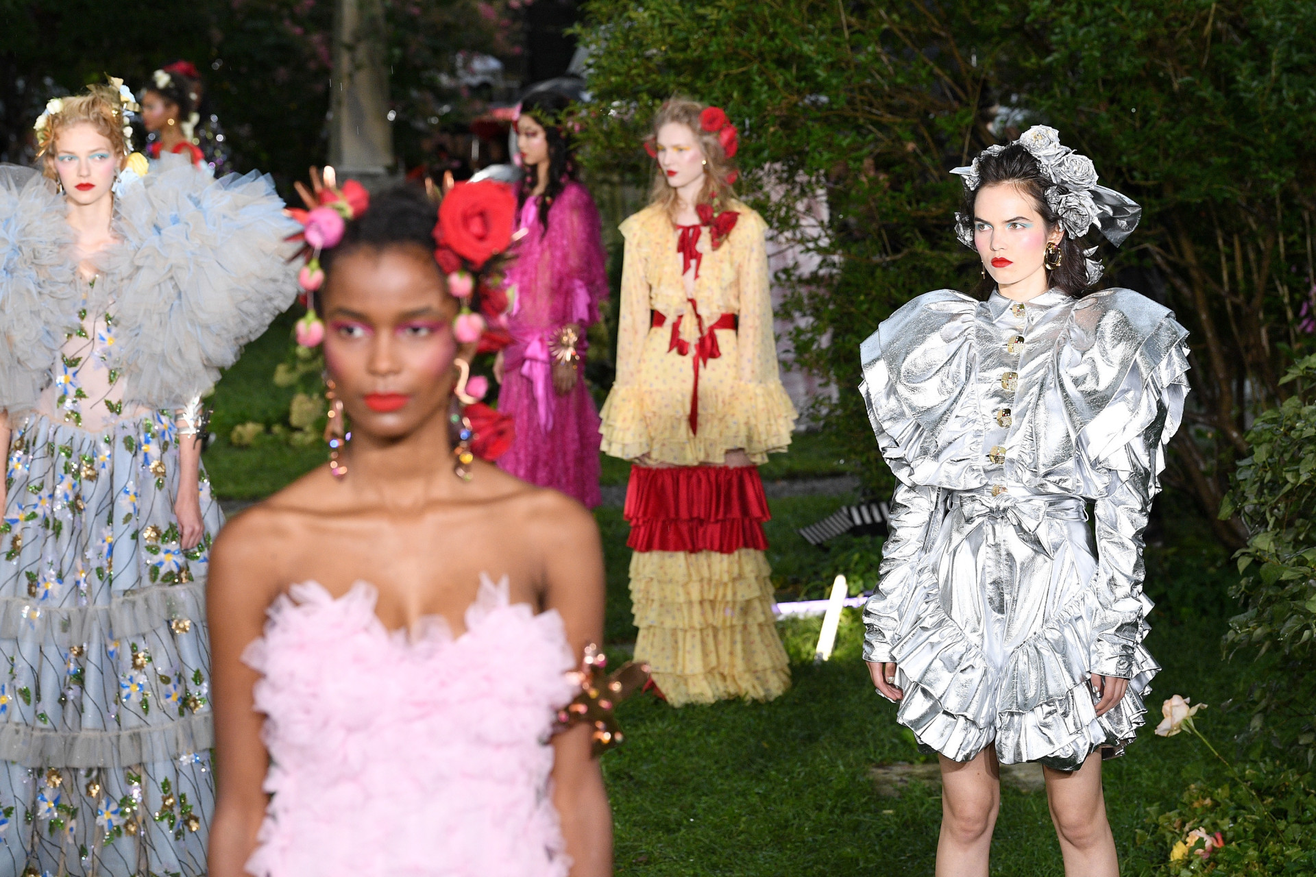 Confira os looks mais estranhos da New York Fashion Week