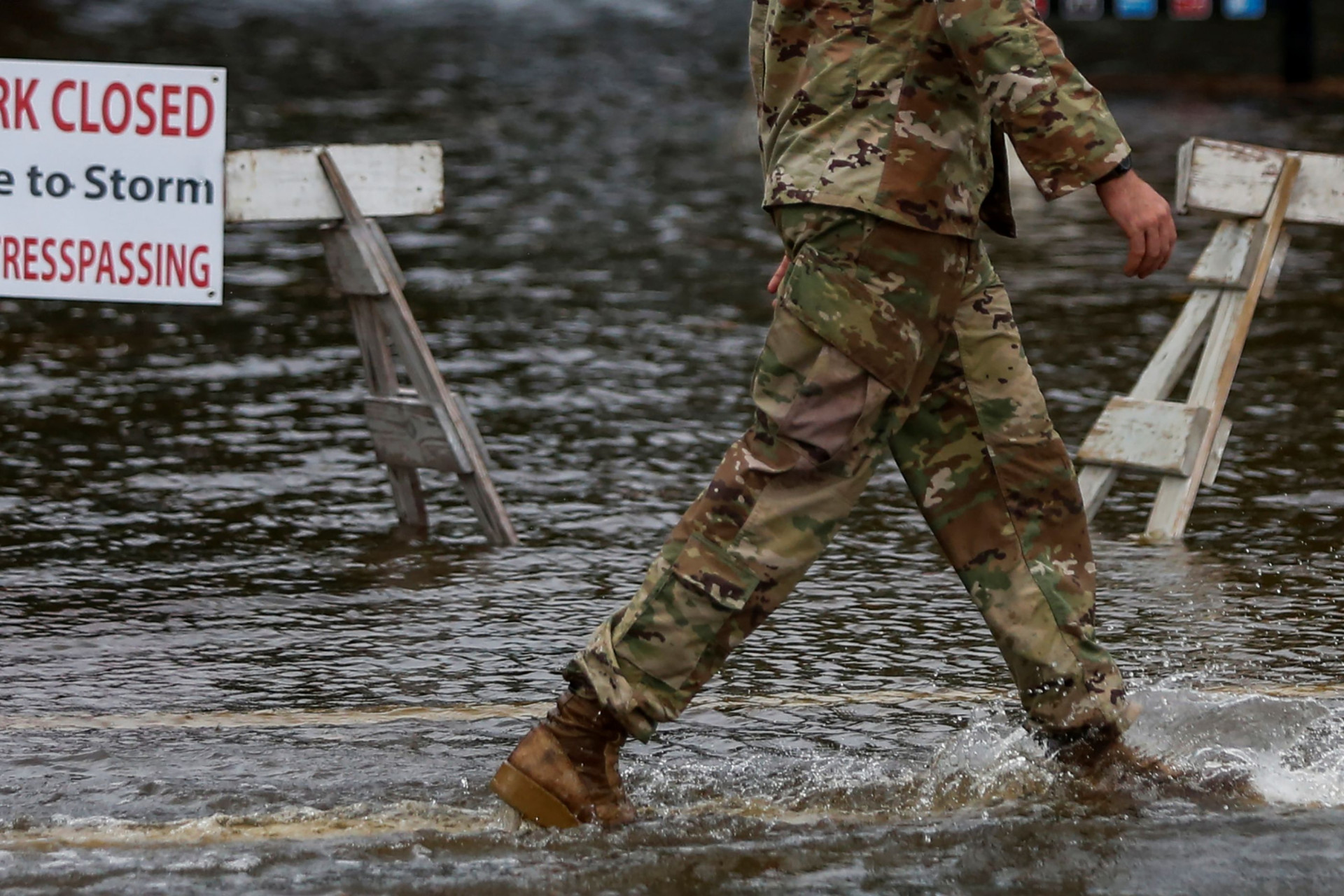 Olho do furacão: veja imagens do Florence ao chegar à Carolina do Norte