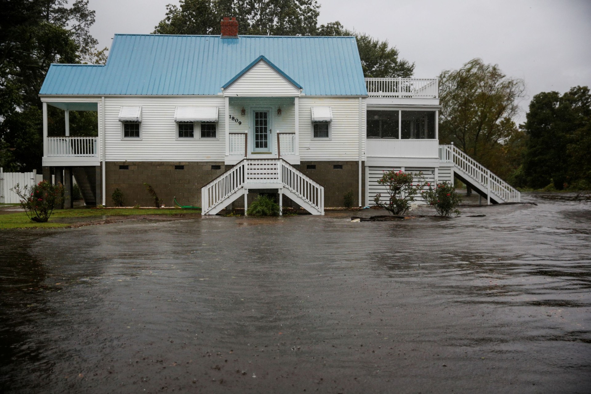 Olho do furacão: veja imagens do Florence ao chegar à Carolina do Norte
