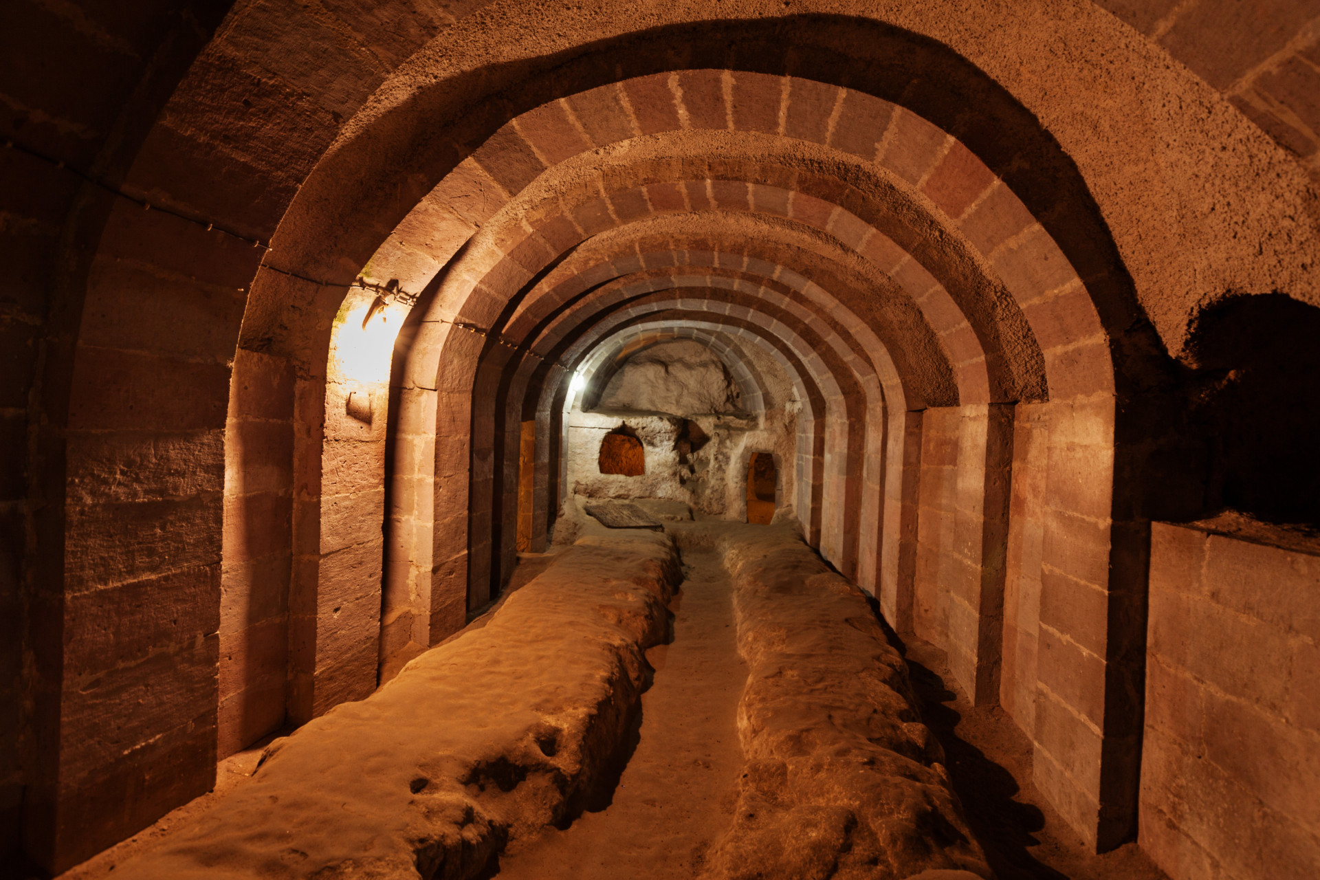 7 cidades subterrâneas onde pessoas realmente já viveram