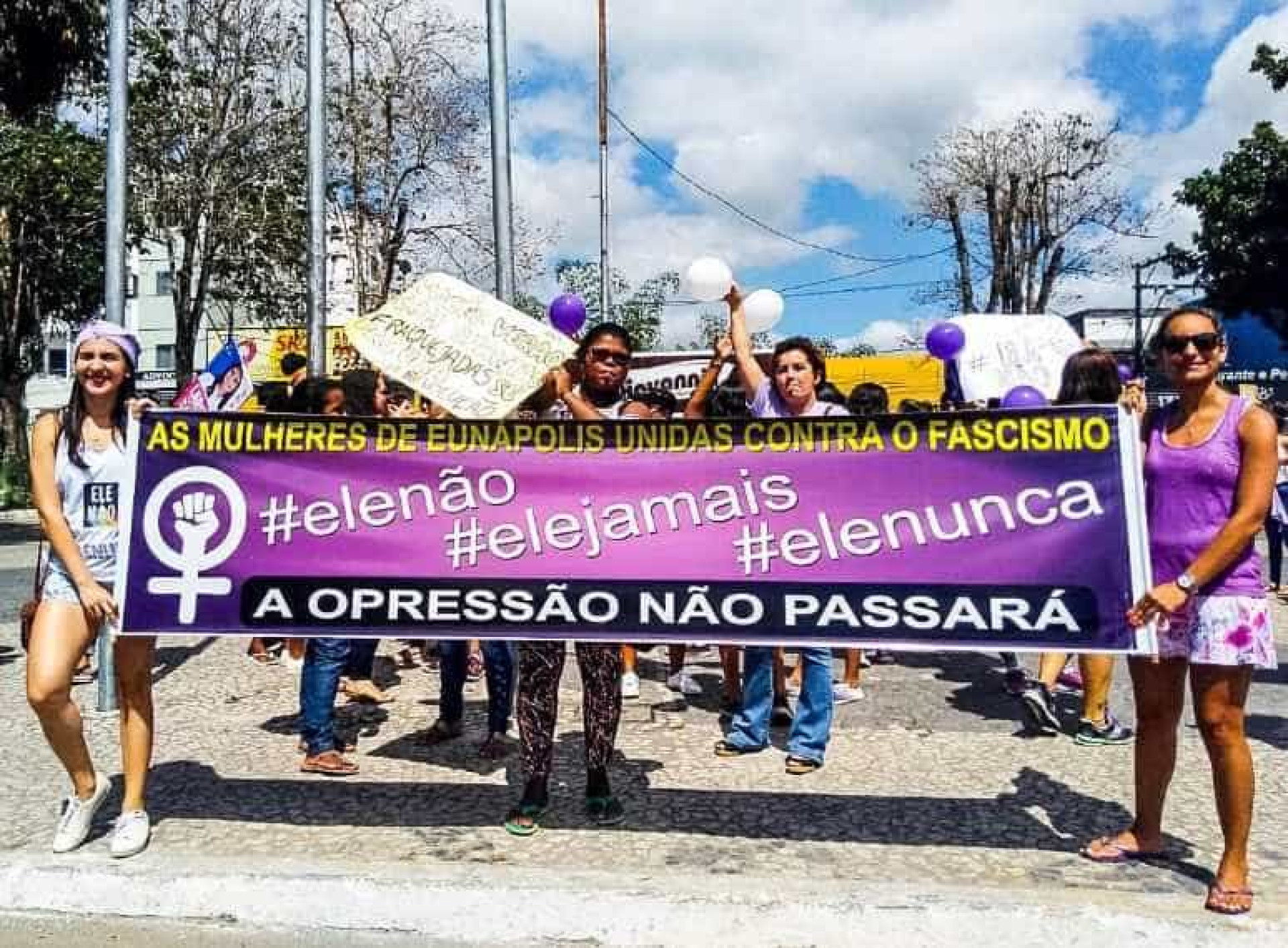 Atos contra Bolsonaro acontecem em todo o Brasil; veja fotos