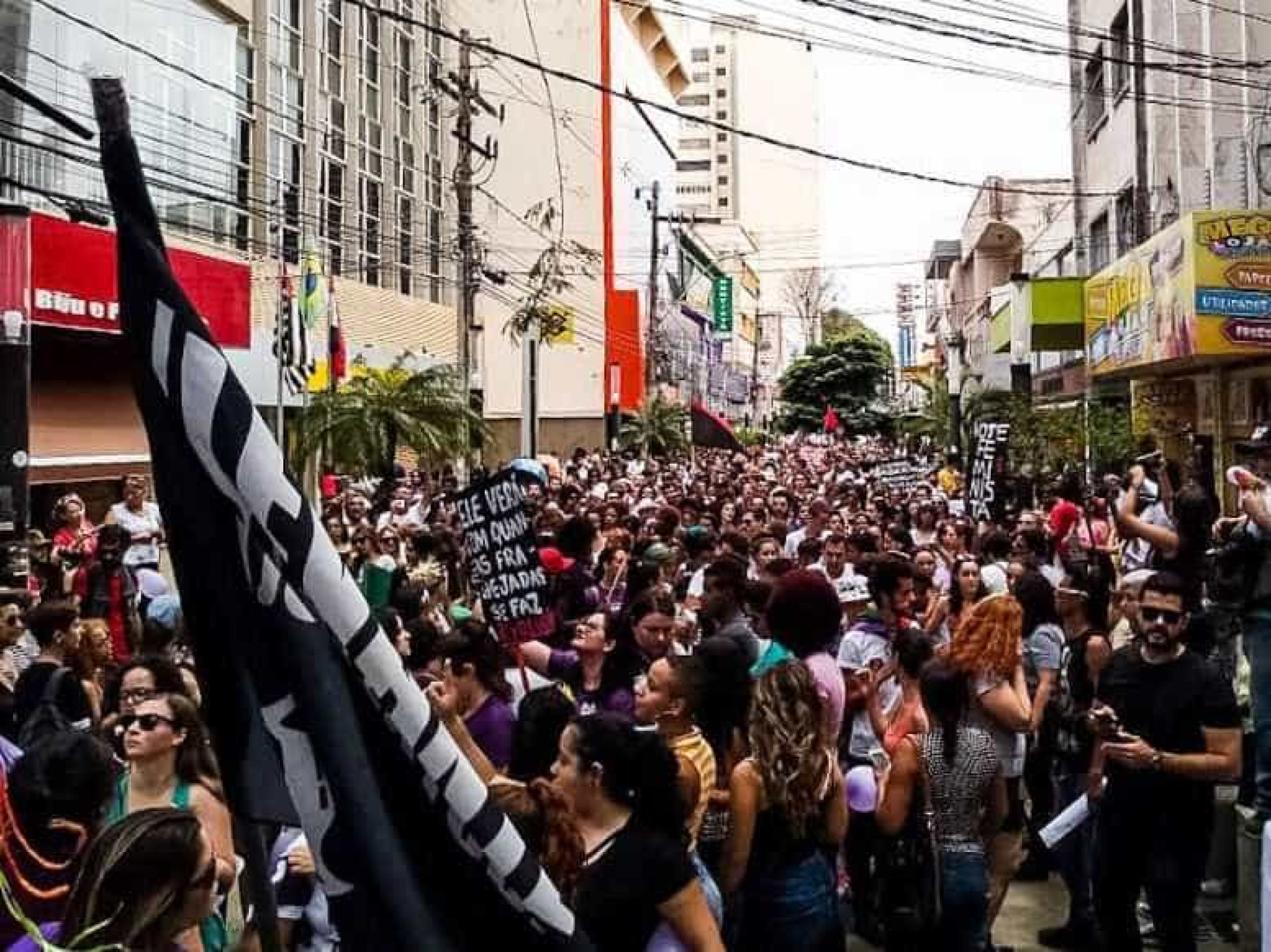 Atos contra Bolsonaro acontecem em todo o Brasil; veja fotos