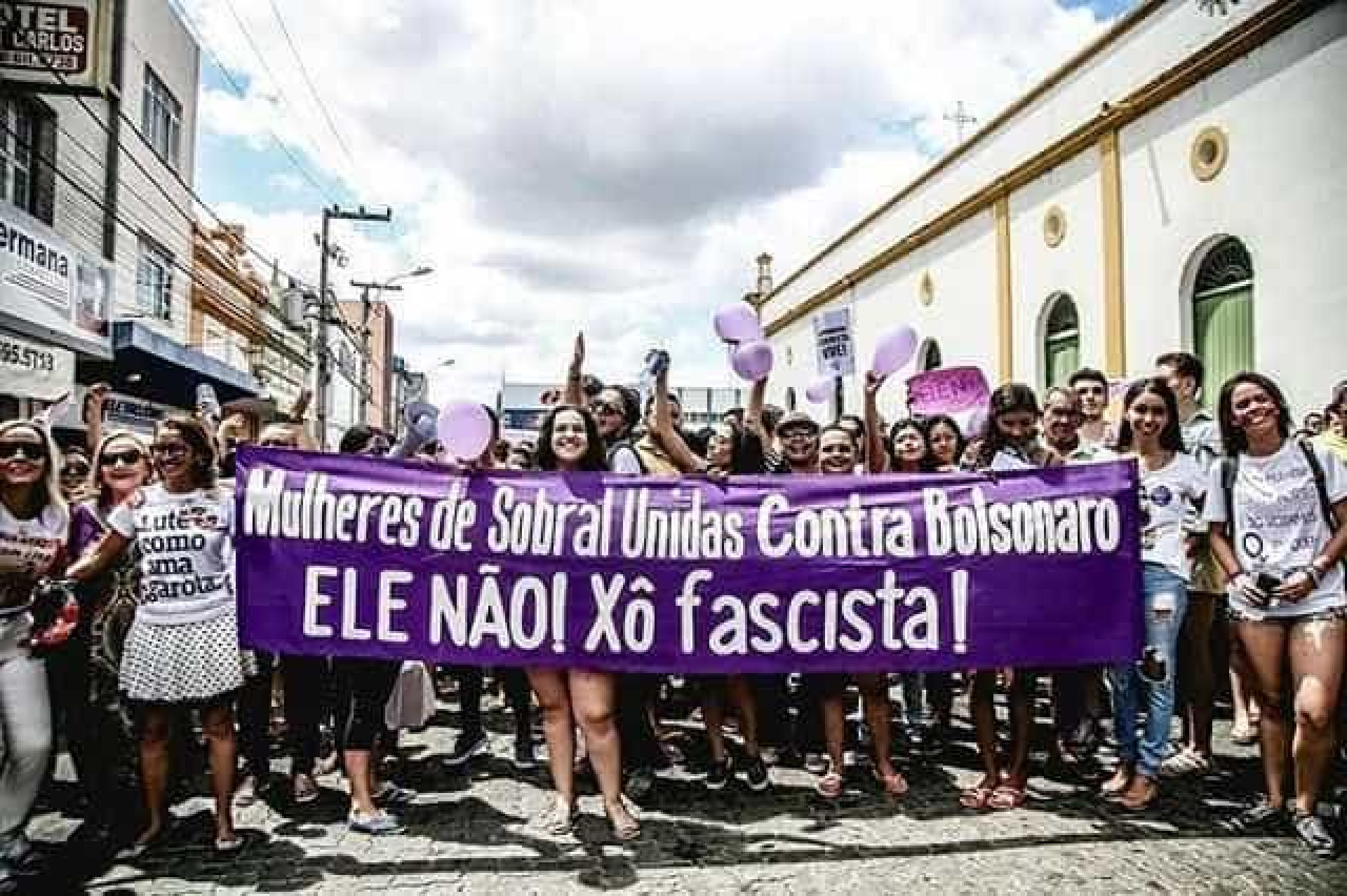 Atos contra Bolsonaro acontecem em todo o Brasil; veja fotos