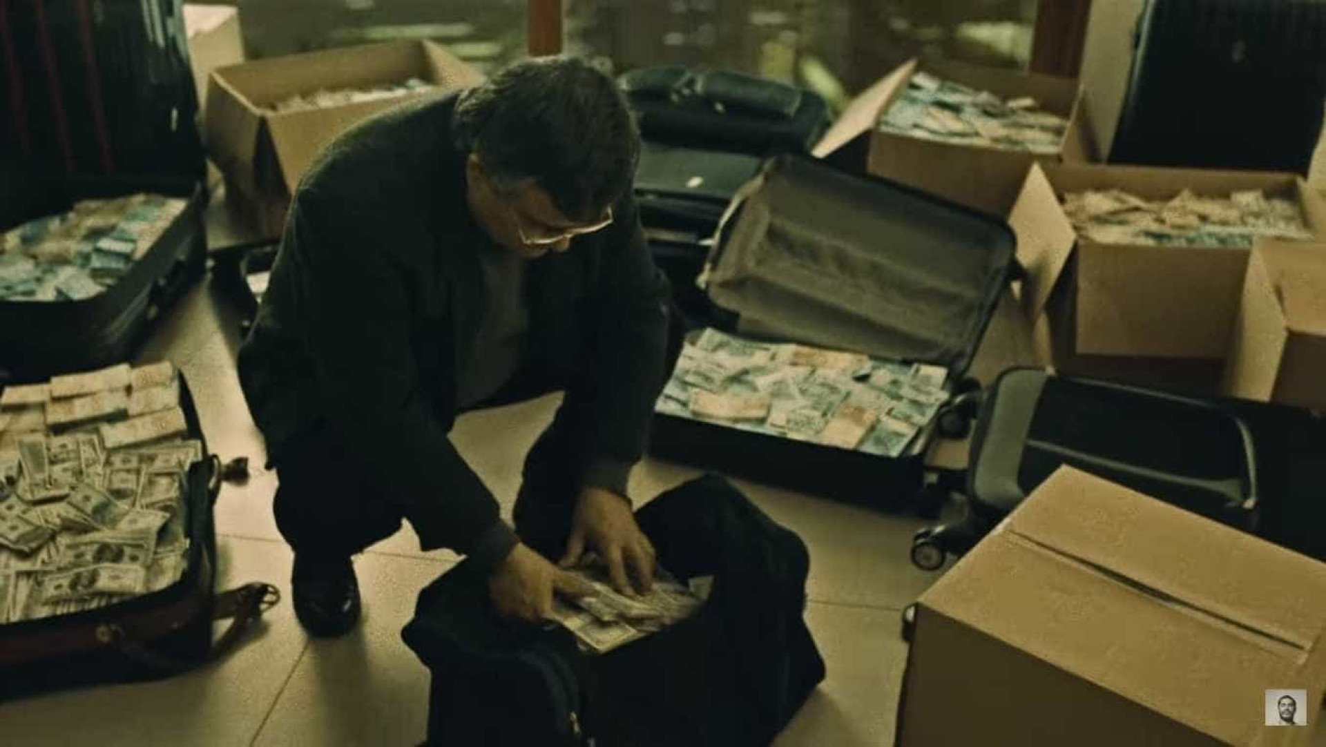 Criolo expõe problemas do Brasil em novo clipe; veja as referências