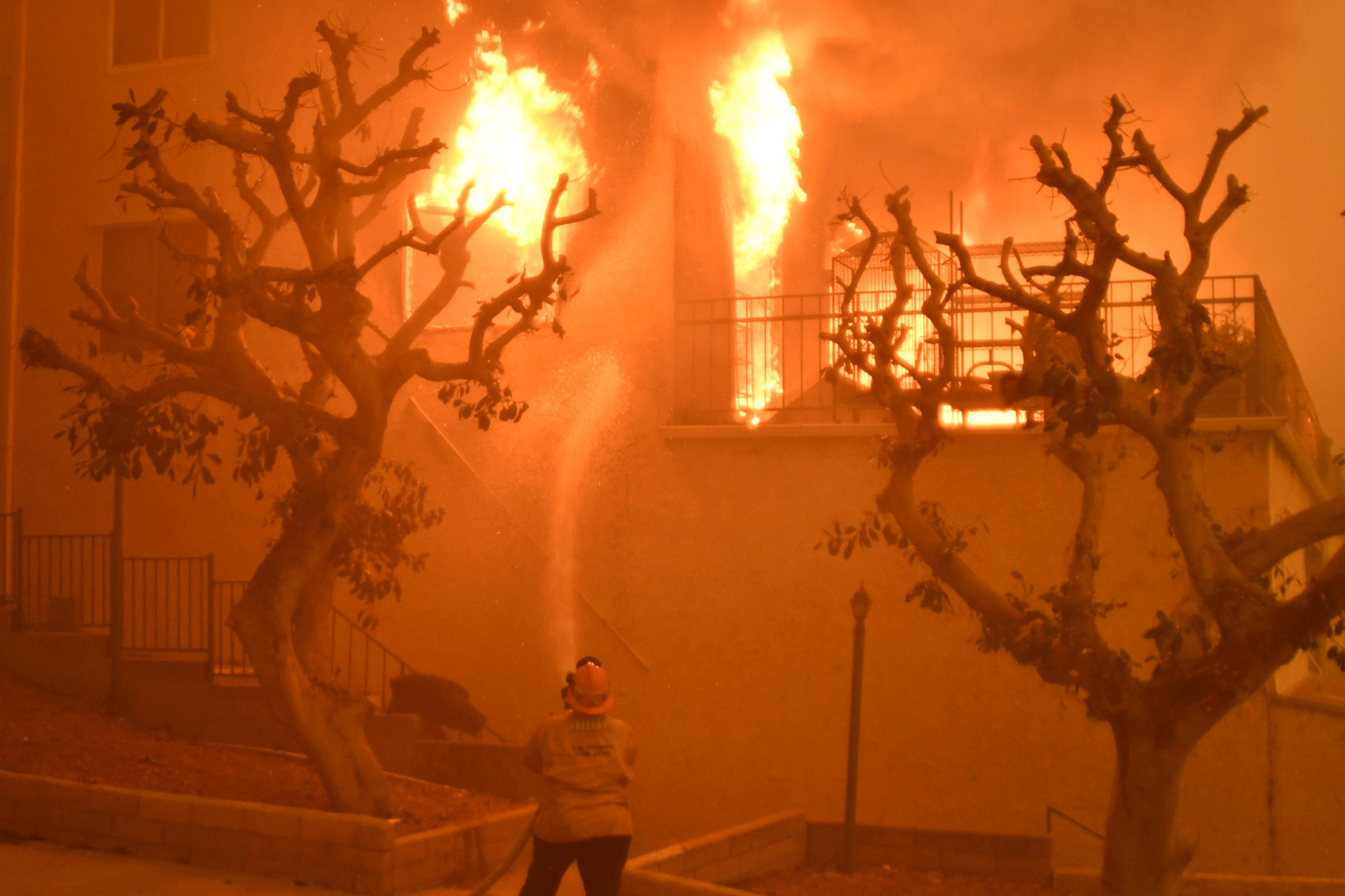 As fotos do incêndio que deixou pelo menos 79 mortos na Califórnia