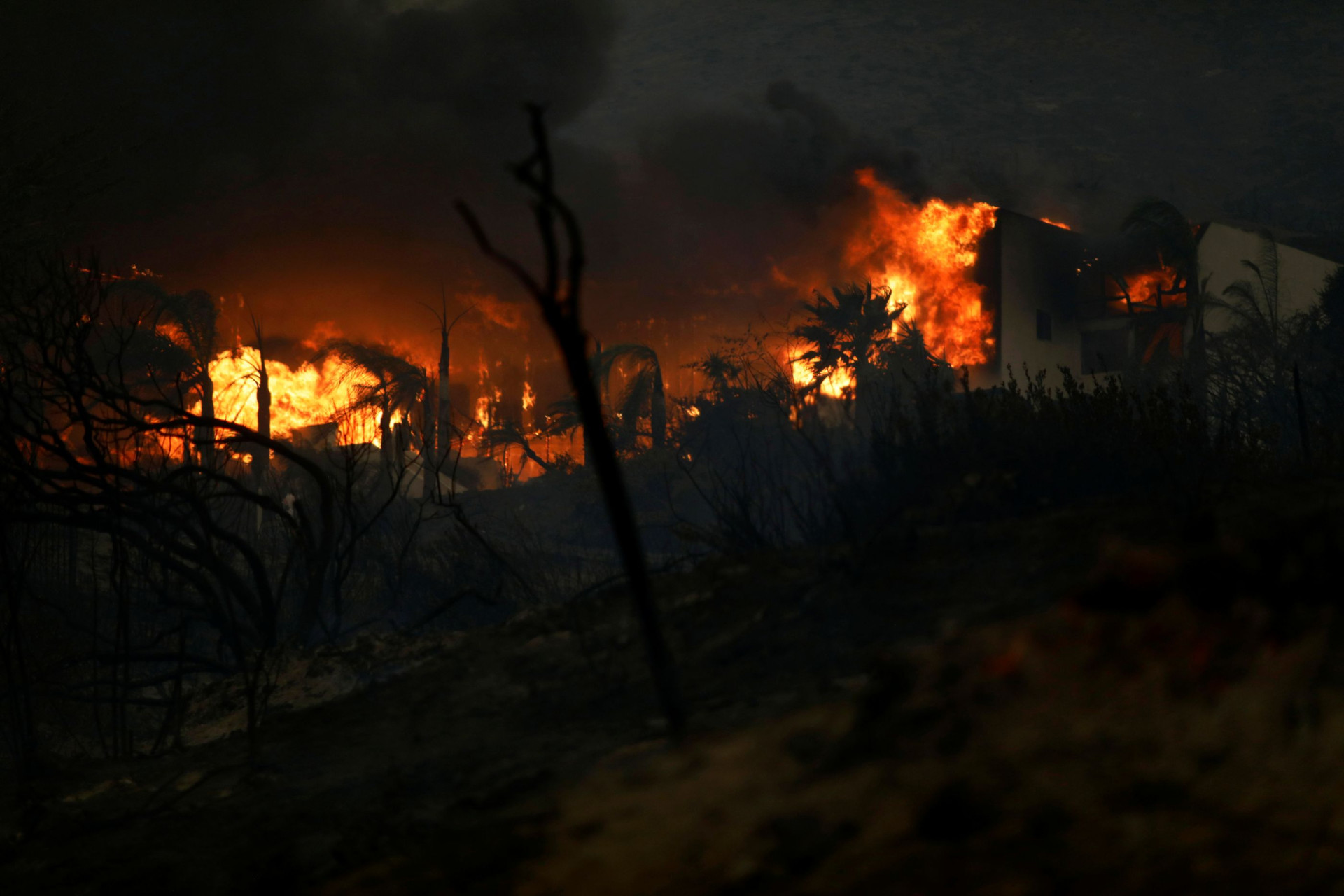 As fotos do incêndio que deixou pelo menos 79 mortos na Califórnia