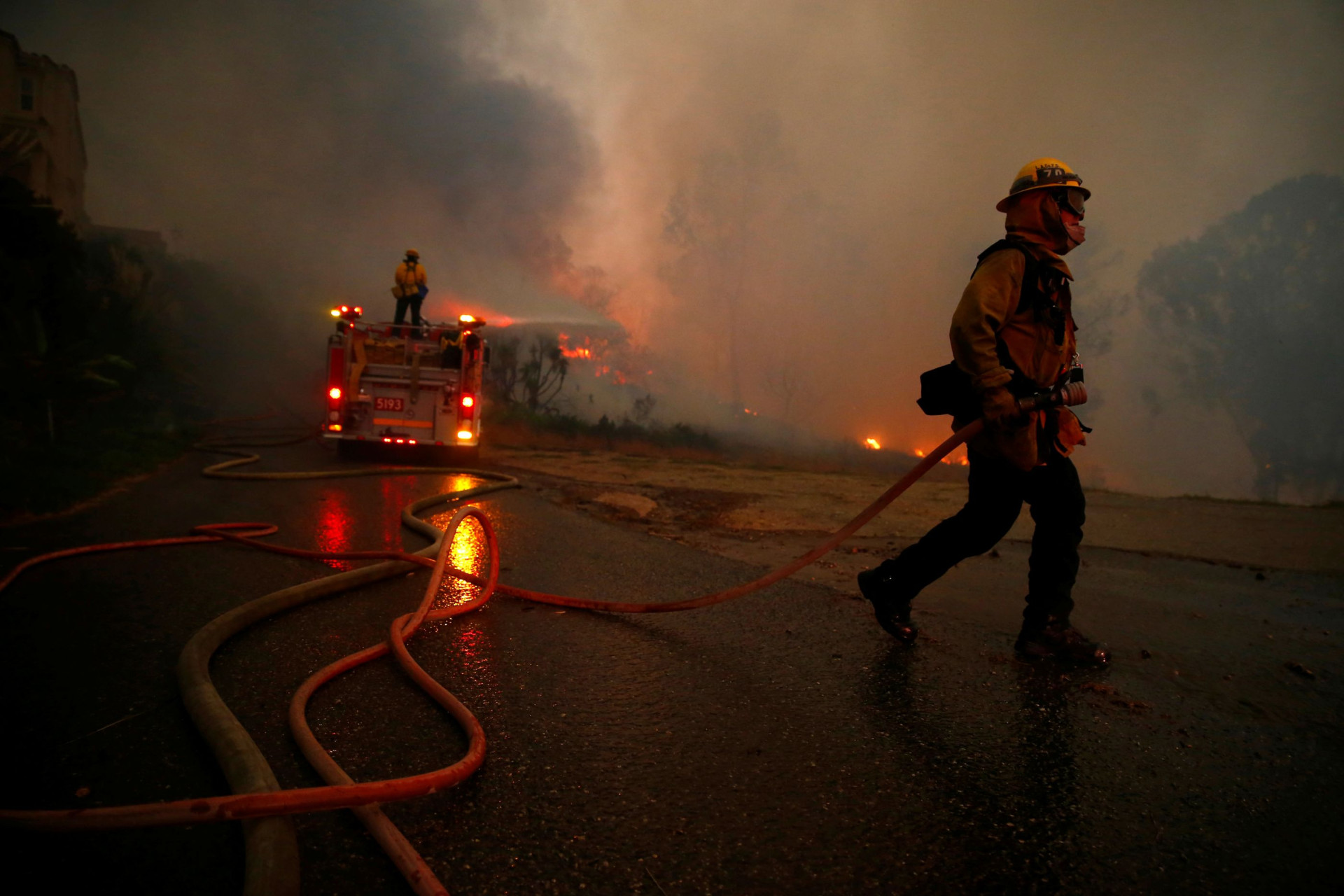 As fotos do incêndio que deixou pelo menos 79 mortos na Califórnia