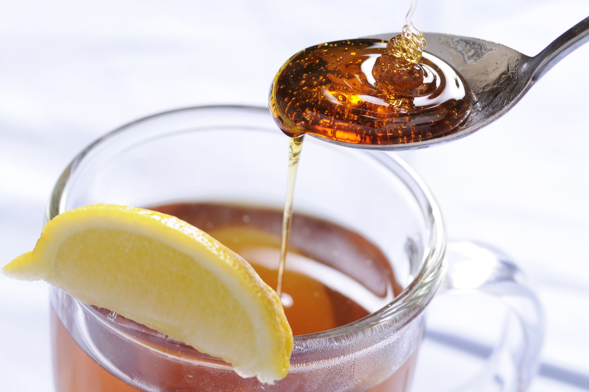 Conheça 5 excelentes chás para aliviar a tosse