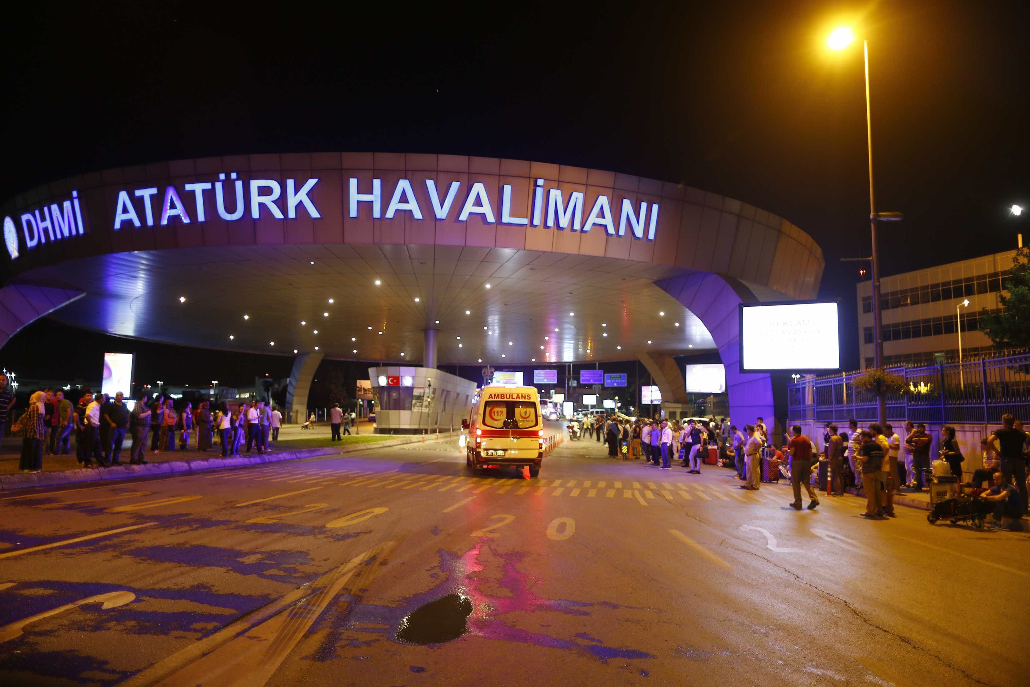 Explosões  no aeroporto de Istambul