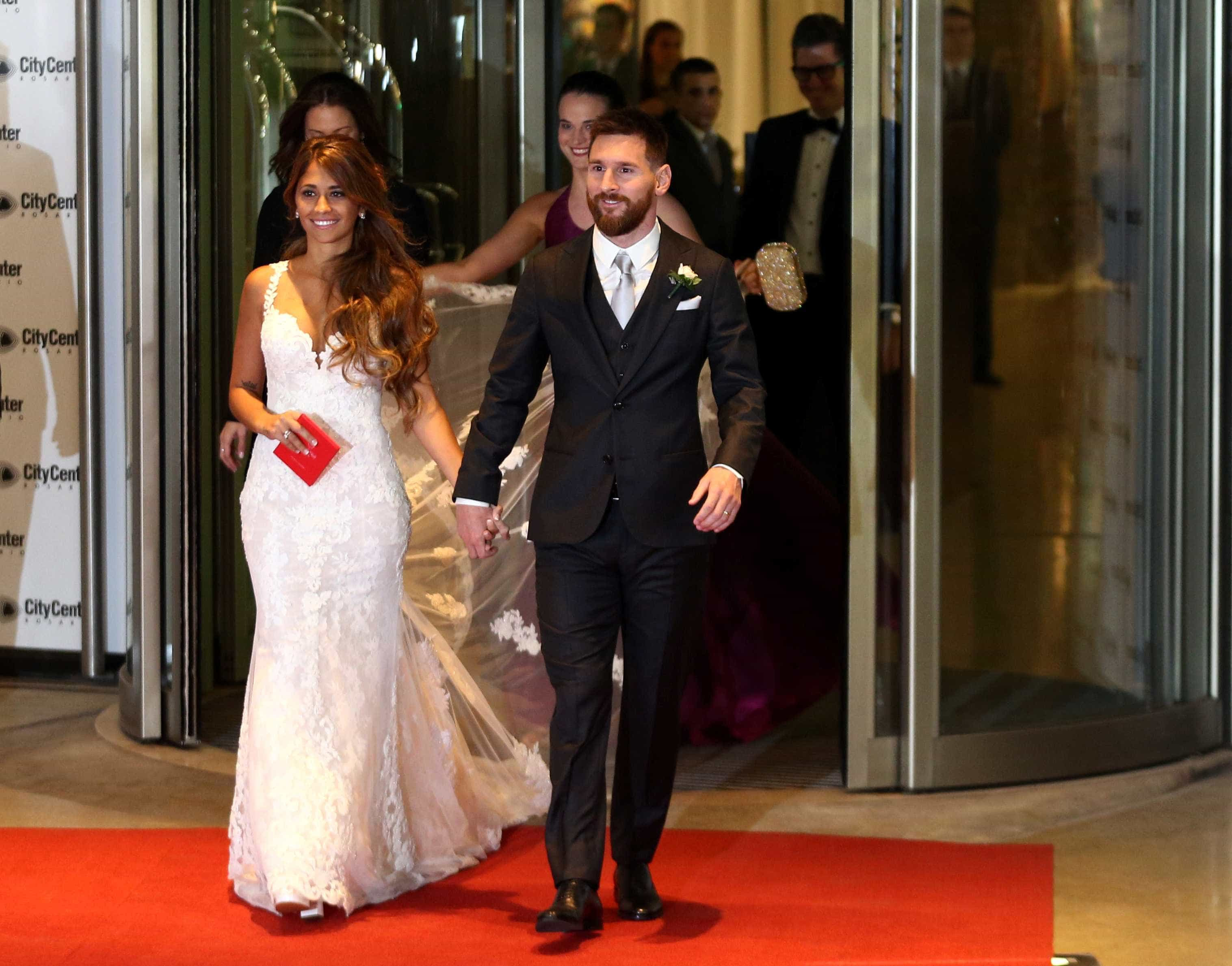Messi e Antonella após a cerimônia